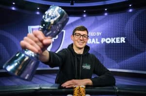 โปรโป๊กเกอร์คนนี้กำลังกวาดทุกอย่างใน PokerGO Cup 2026 ที่ลาสเวกัส ด้วยกลยุทธ์ที่ทำให้ทุกคนอึ้ง