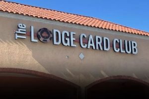 ห้องโป๊กเกอร์ที่ใหญ่ที่สุดในเท็กซัส ถูกบุกค้น! เบื้องหลัง The Lodge Card Club กับคดีฟอกเงินที่ทำให้วงการสะเทือน